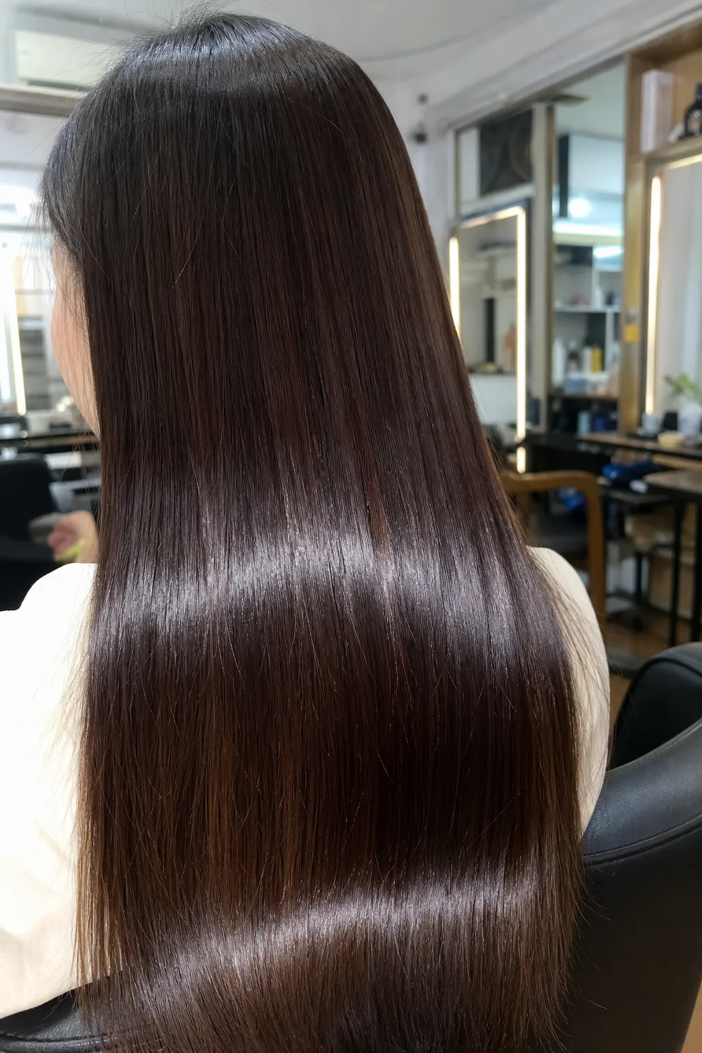 Hấp dầu dưỡng tại salon, bước chuyển tiếp khi tự chăm tại nhà chưa đủ